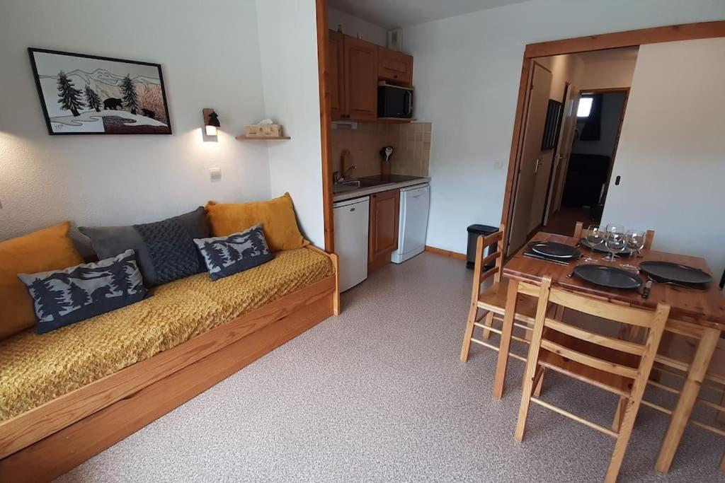 Superbe Appartement La Joue Du Loup Centre, 6 Personnes, Avec Parking Prive เลอเดโวลุย ภายนอก รูปภาพ
