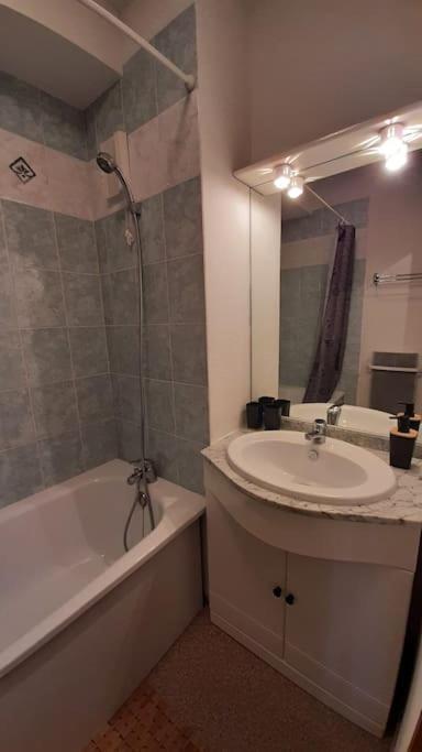 Superbe Appartement La Joue Du Loup Centre, 6 Personnes, Avec Parking Prive เลอเดโวลุย ภายนอก รูปภาพ