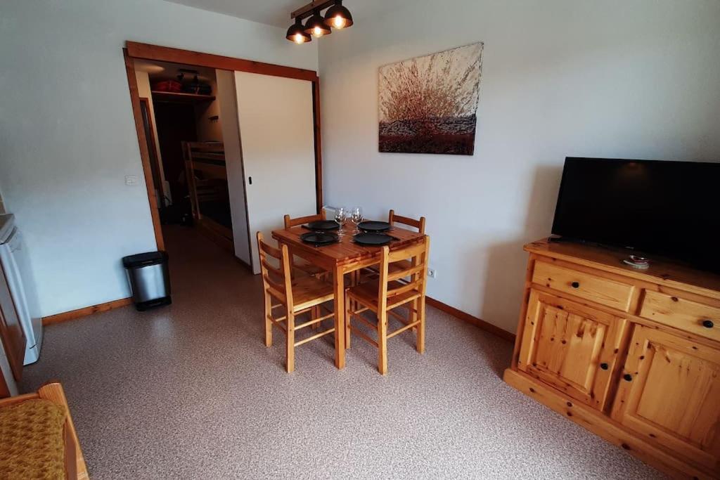 Superbe Appartement La Joue Du Loup Centre, 6 Personnes, Avec Parking Prive เลอเดโวลุย ภายนอก รูปภาพ